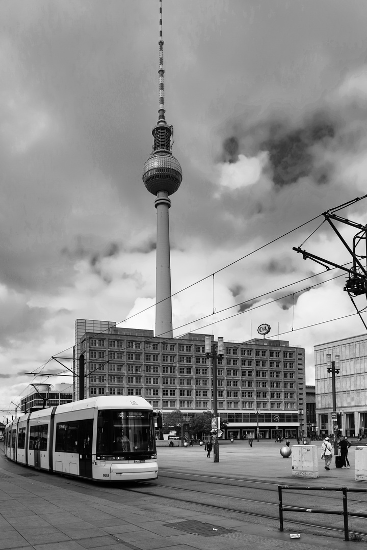 Strassenbahn am Fernsehturm