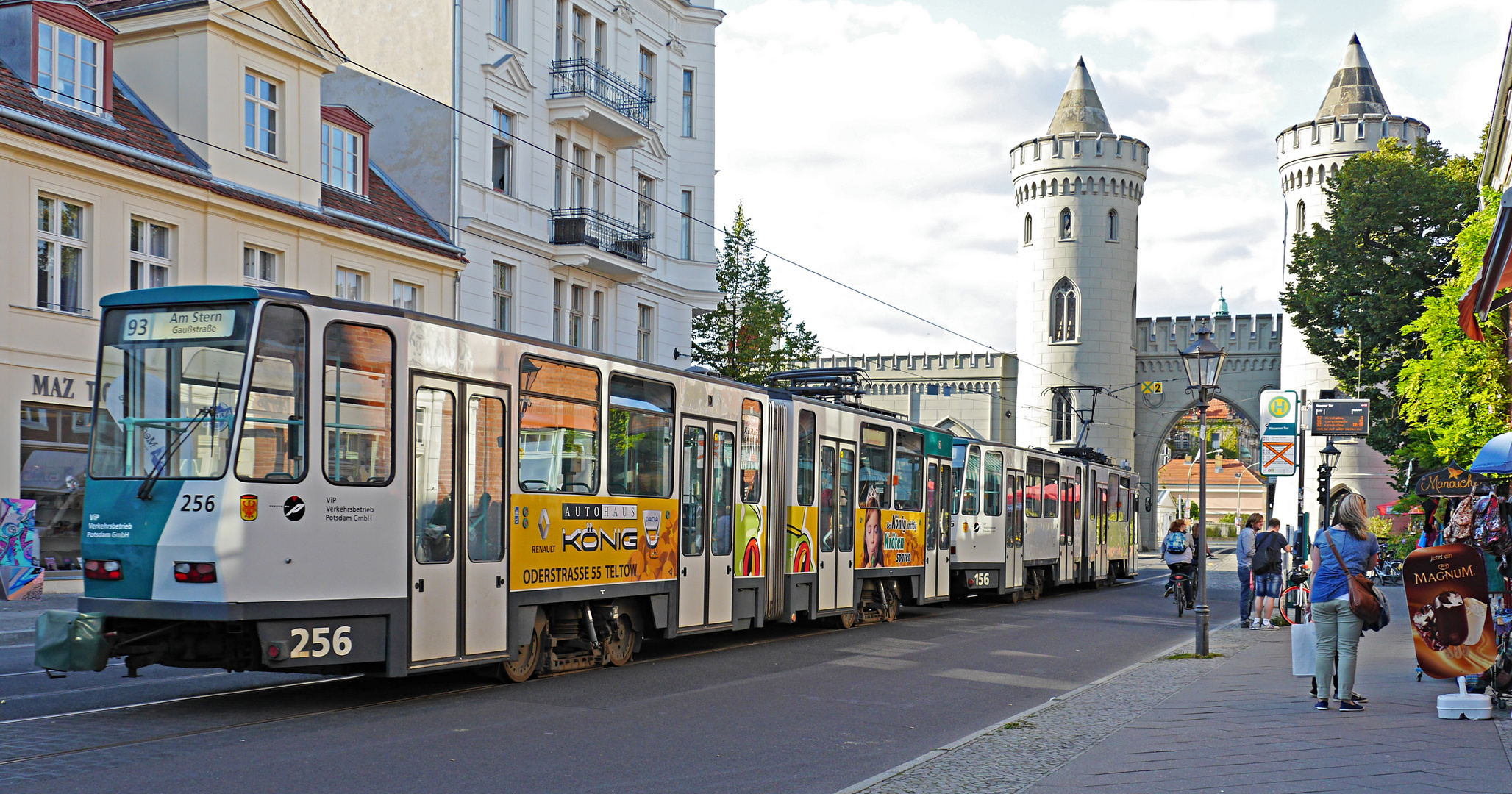 Straßenbahn durch das Nauener Tor, Potsdam