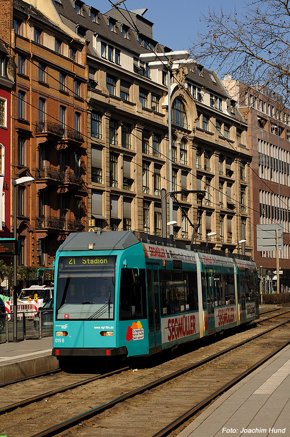 Straßenbahn Frankfurt: Der 21er zum Stadion