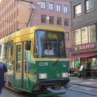 Strassenbahn grün In Helsinki