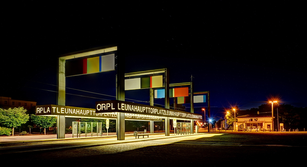 Straßenbahn Haltestelle Leuna-Haupttorplatz 01