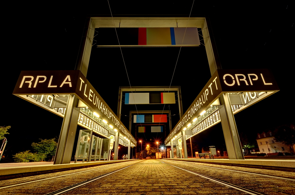 Straßenbahn Haltestelle Leuna-Haupttorplatz 03