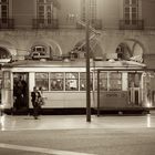 Straßenbahn im Abend