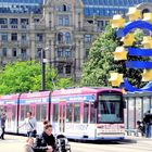 Straßenbahn im Zeichen des Euros