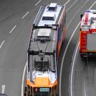 Straßenbahn und Feuerwehr aus der Vogelperspektive