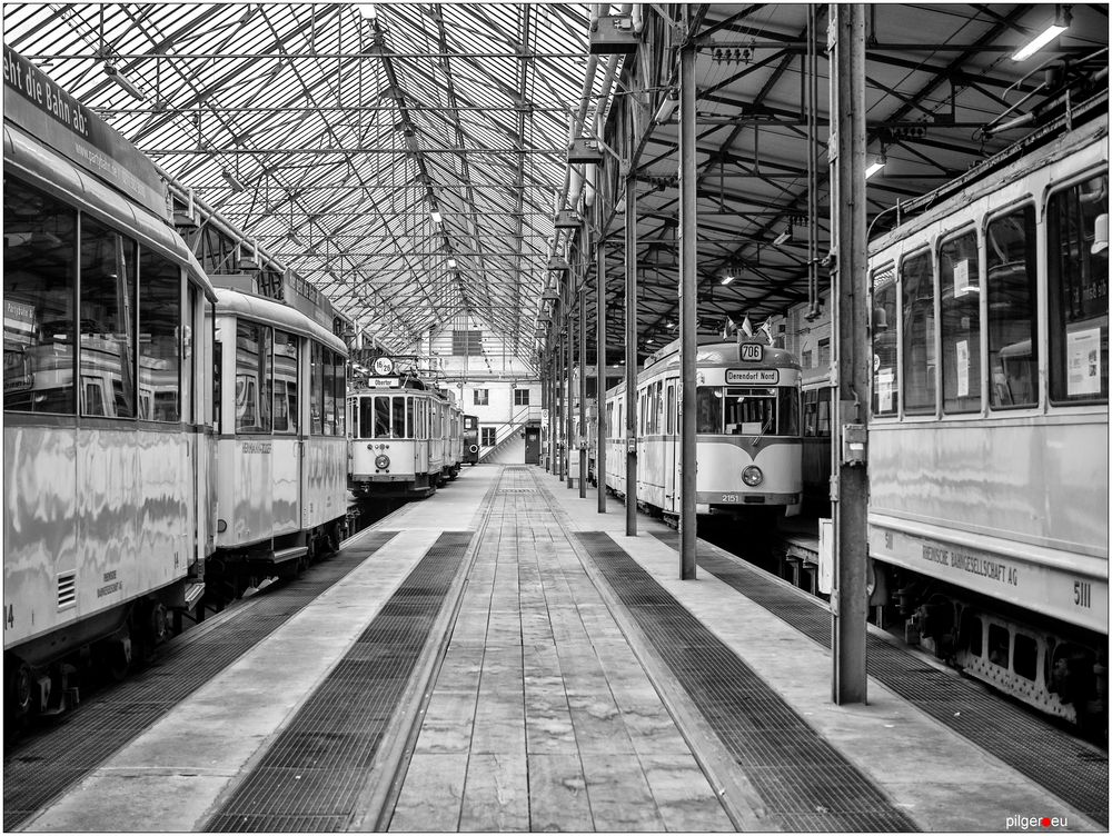 Straßenbahndepot - Halle links, Gleis 1-6