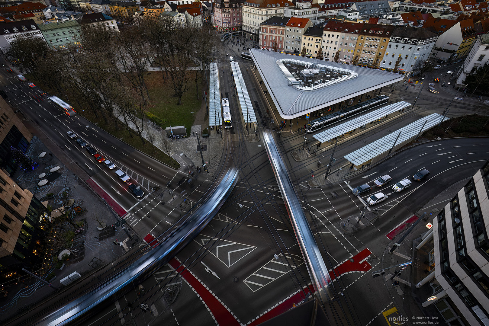 Straßenbahnen am Königsplatz