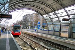 Straßenbahnhalt in Bonn 2