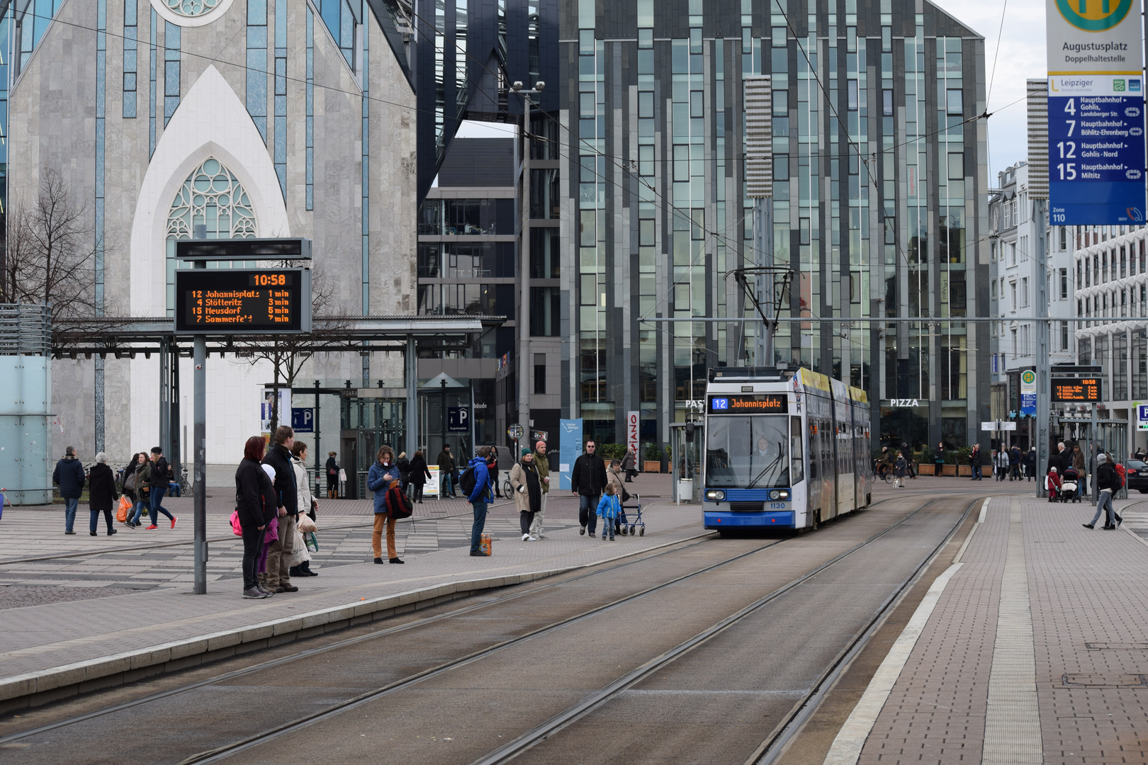 Straßenbahnhaltestelle Augustusplatz Leipzig