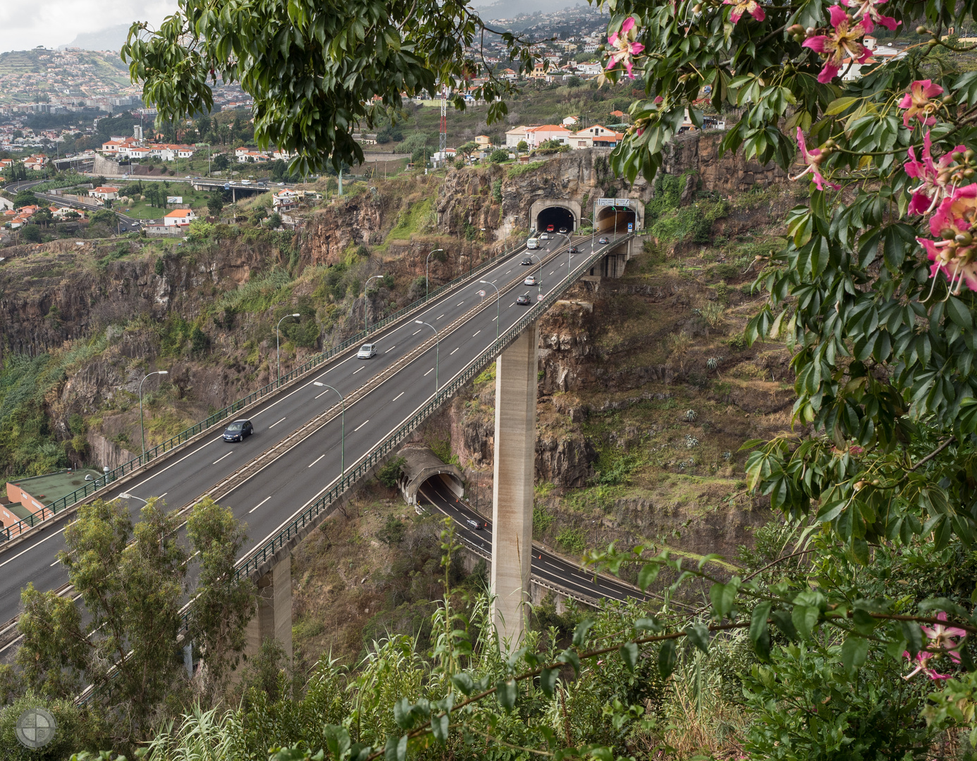 Straßenbaukunst auf Madeira