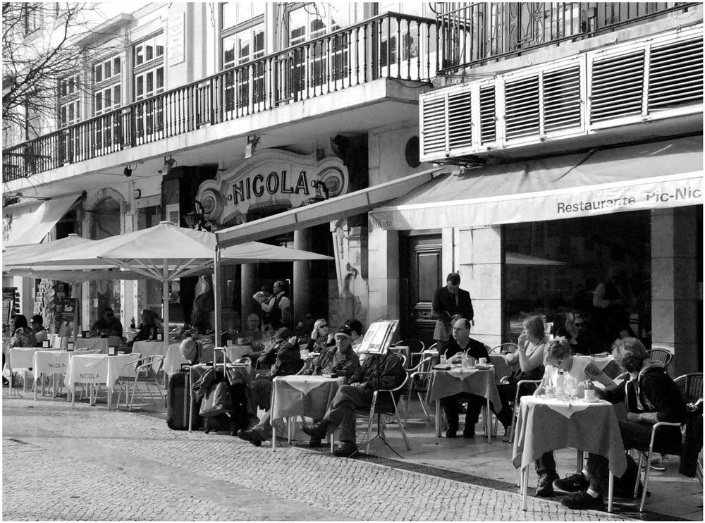 Strassencafe im März....