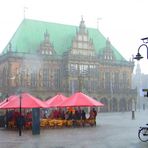 Straßencafé im Regen