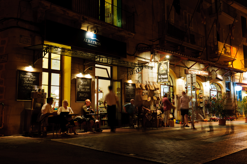 Straßencafe in Port de Sollér