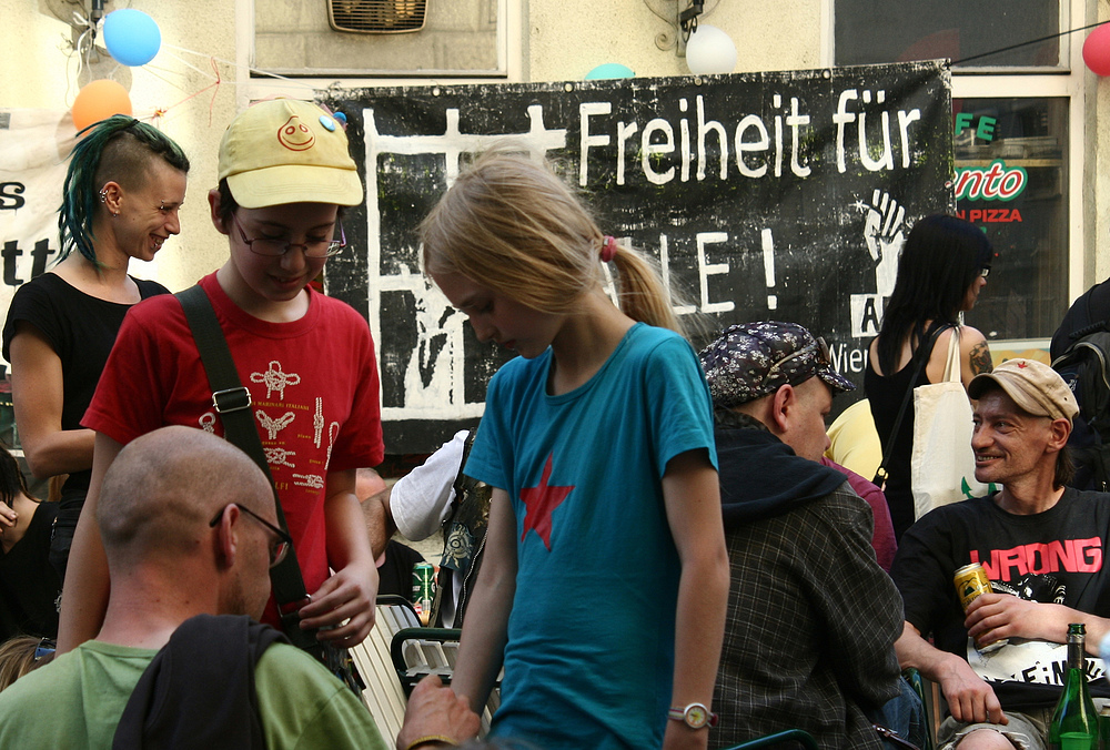 Straßenfest vor der Pizzeria Anarchia (2)