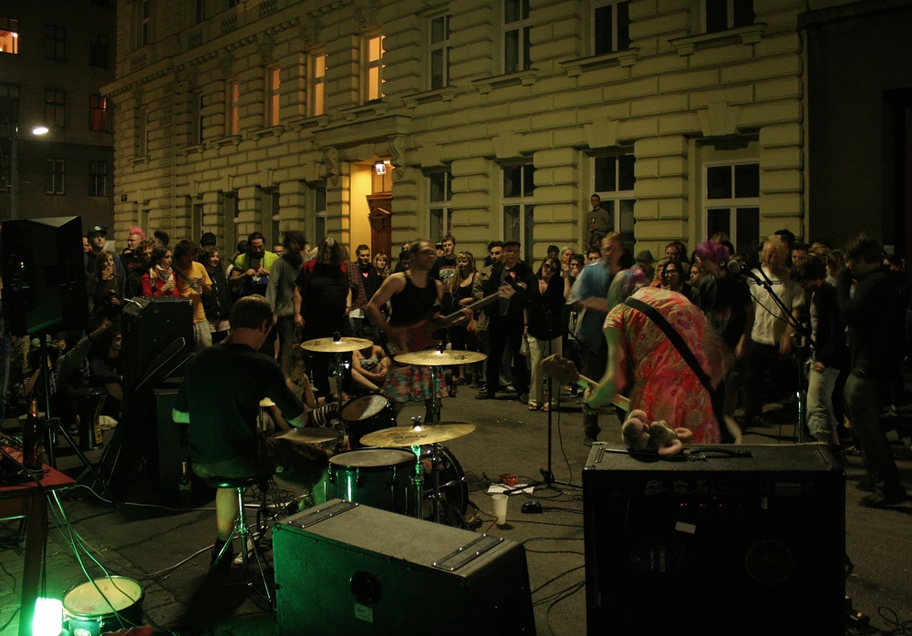 Straßenfest vor der Pizzeria Anarchia (3)