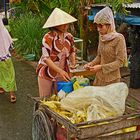 Strassenhändlerin in Chau Doc