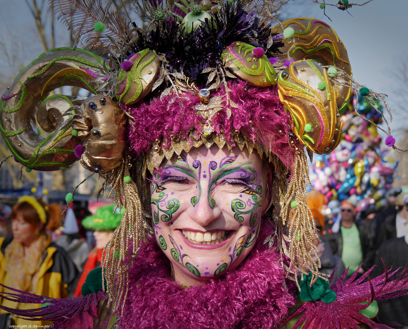 Strassenkarneval auf der Königsallee.....