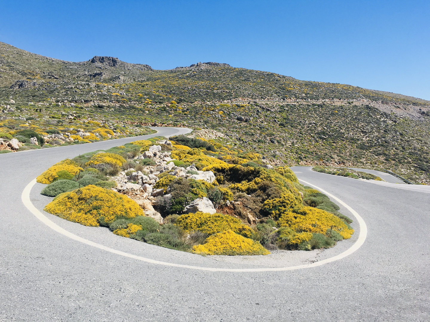 Straßenkehren auf Kreta