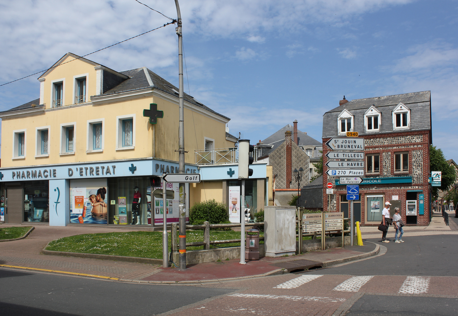 Straßenkreuzung in Etretat