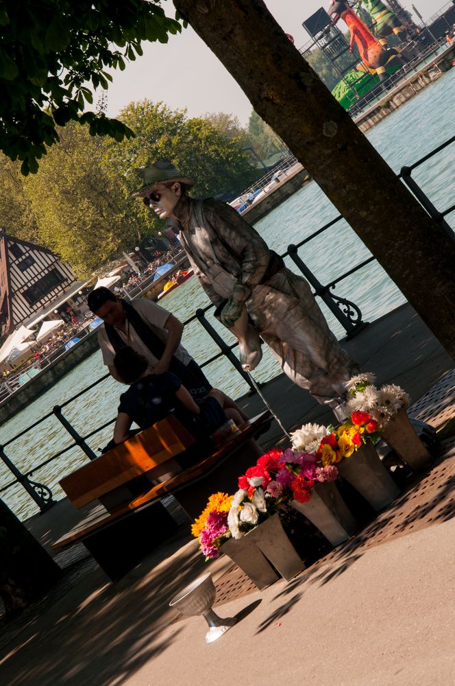 Straßenkünstler bei der Arbeit am Bodensee.......