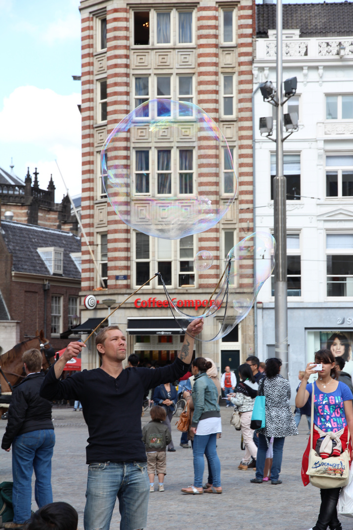 Straßenkünstler in Amsterdam