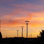 Straßenlampen im Sonnenuntergang