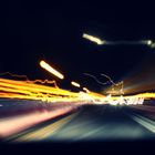 Straßenlichter und Nachtverkehr