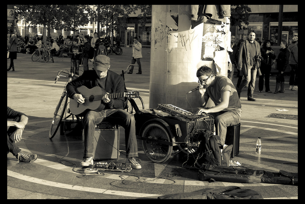 Straßenmusik am Alexanderplatz