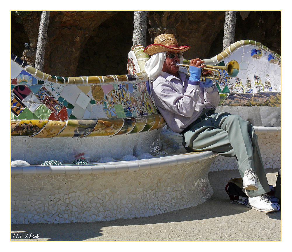 Straßenmusikant im Park Güell