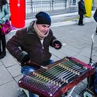 Straßenmusikant mit dem Zymbal