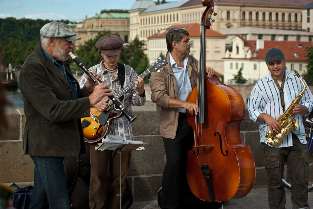 Straßenmusikanten (super Jazz !!) auf der Karlsbrücke in Prag (2010)