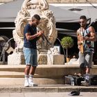 Straßenmusikanten vor der Kathedrale von Bordeaux