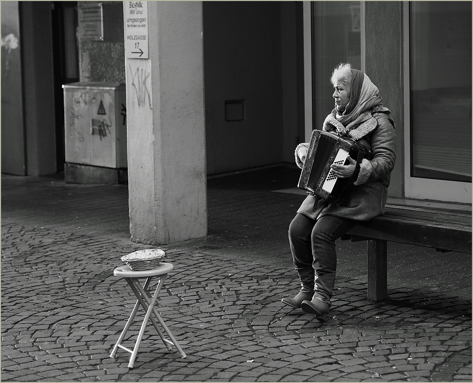 Straßenmusikantin