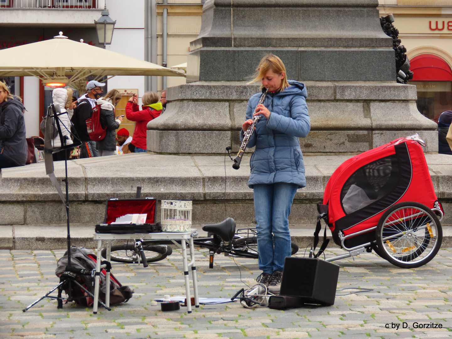 Straßenmusikantin !