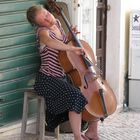 Straßenmusikantin in Lagos / Portugal