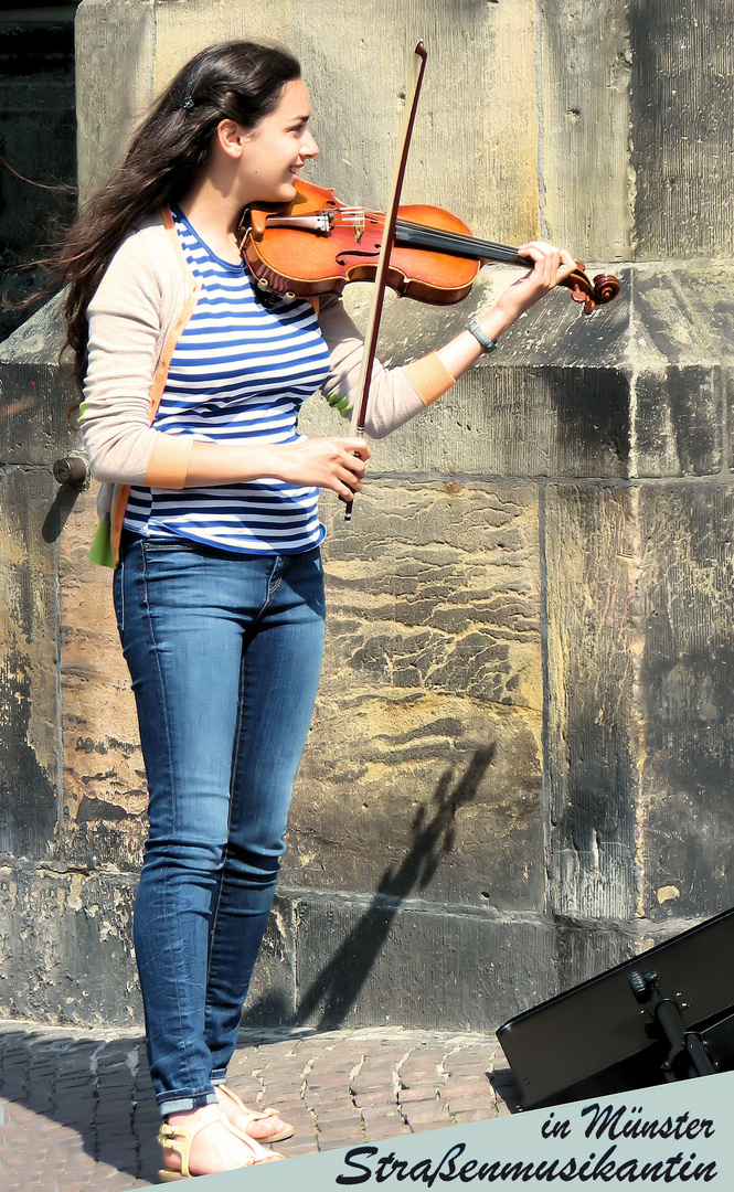 Straßenmusikantin in Münster