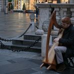 Straßenmusiker am Graben