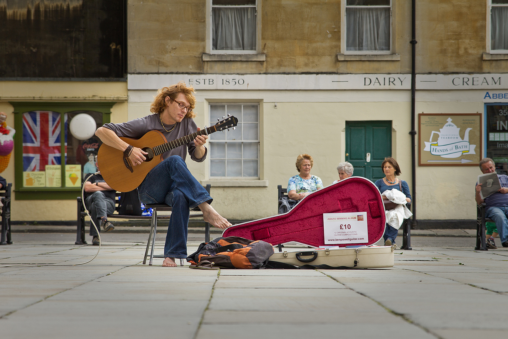 Straßenmusiker (Busker) vor Bath Abbey