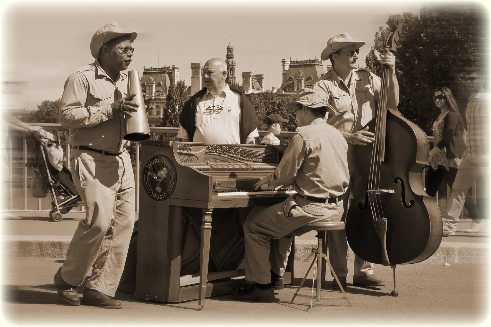 Straßenmusiker in Paris