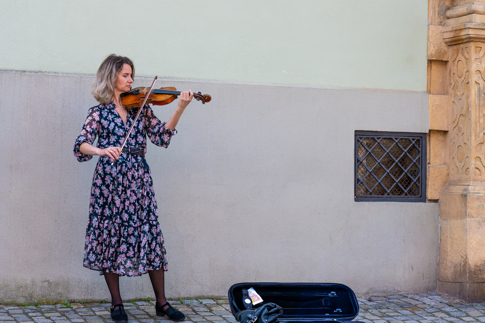 Straßenmusikerin