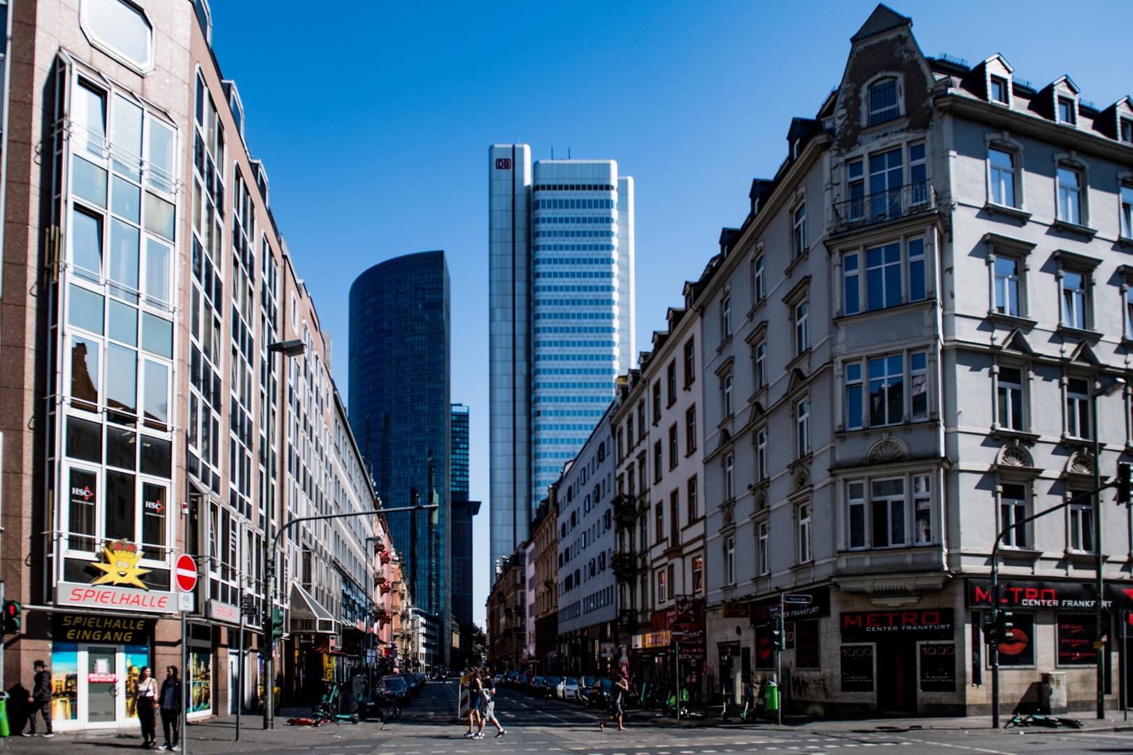 Straßenschlucht Frankfurt