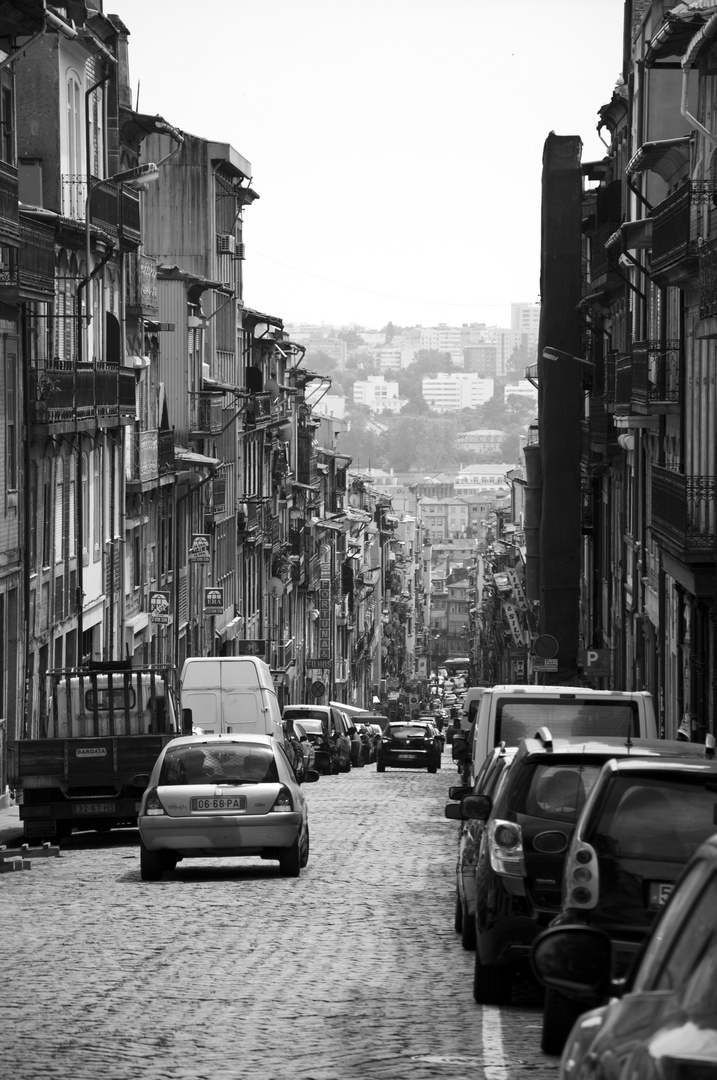 Straßenschlucht in Porto