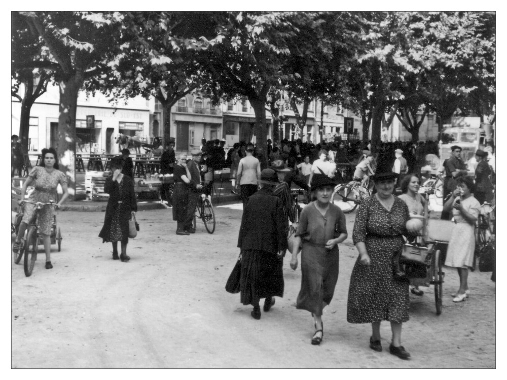 Straßenszene 1943 ...