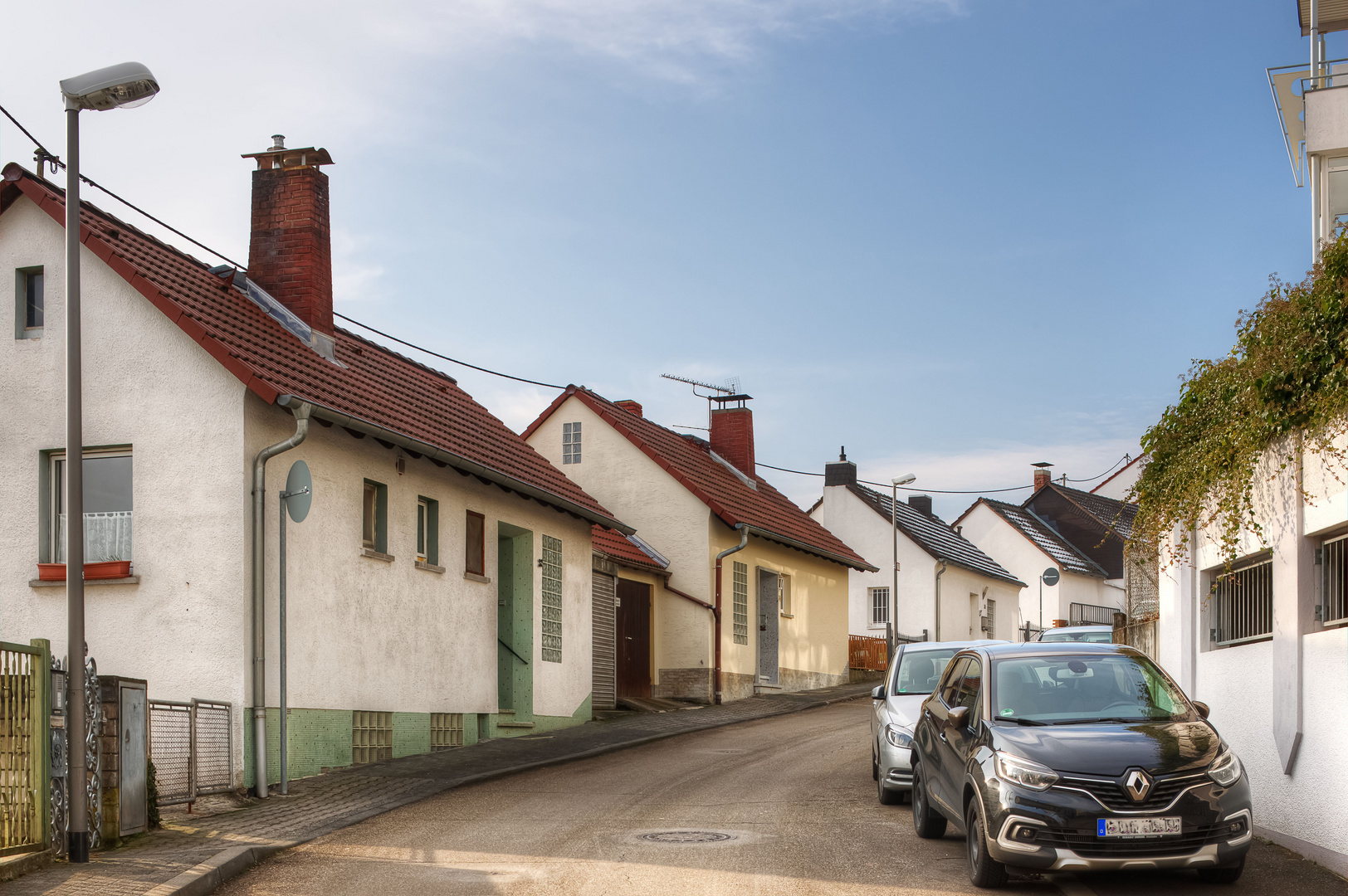 Straßenszene im Vorort, Wiesbaden