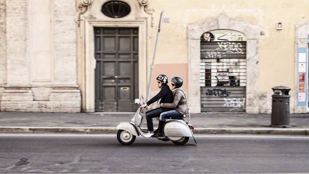 Straßenszene in der Innenstadt Roms
