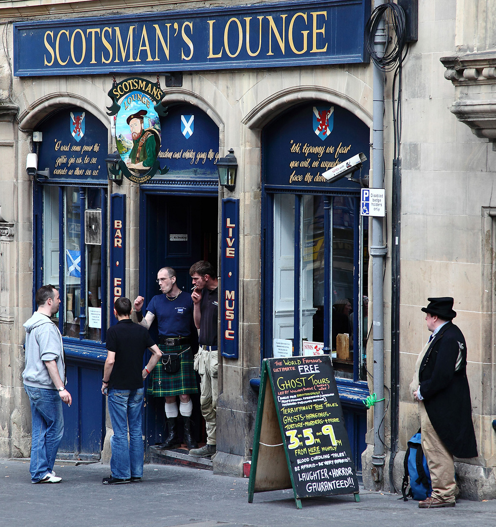 Straßenszene in Edinburgh