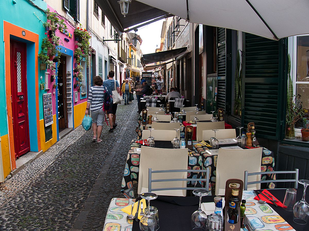 Straßenszene in Funchal (Madeira)