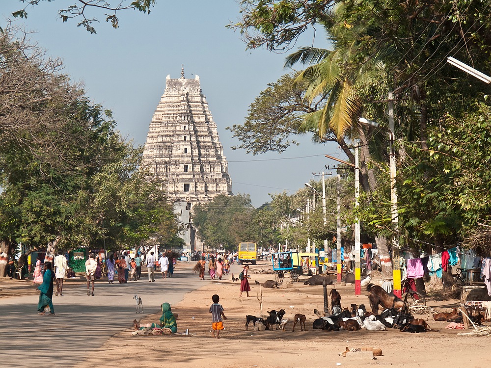 Straßenszene in Hampi/Indien