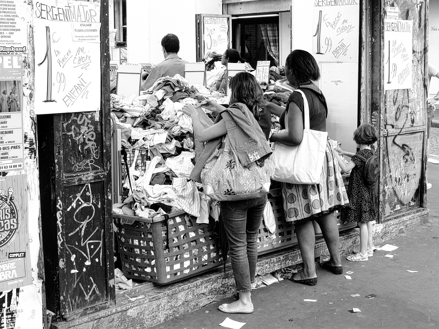 Straßenszene in Paris 2012 - SW oder farbig