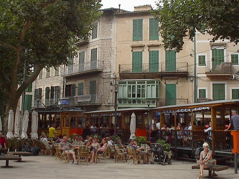 Straßenszene in Soller